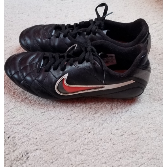 Nike Cleats - Picture 2 of 5